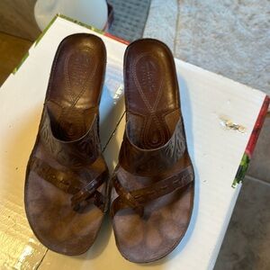Clark’s artisan wedge sandals 8M